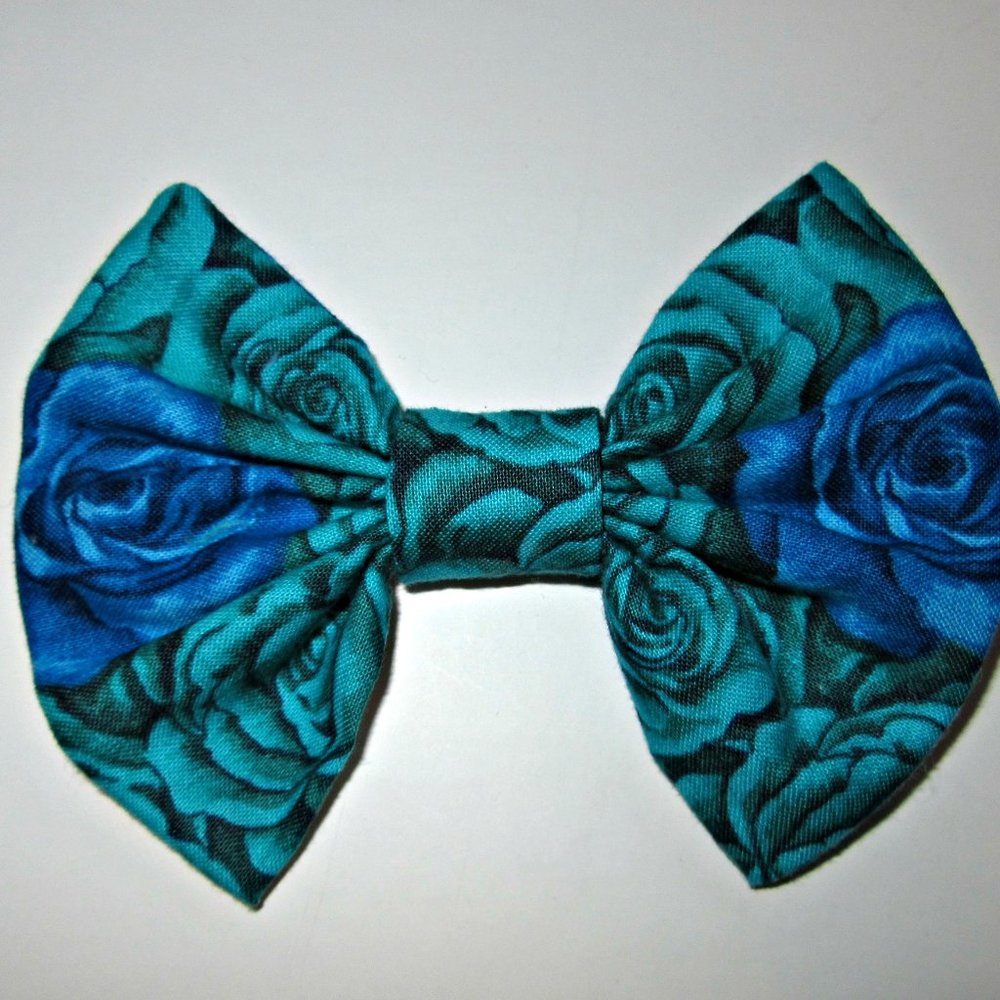 Blue Roses Fabric Hair Bow - Picture 4 of 4